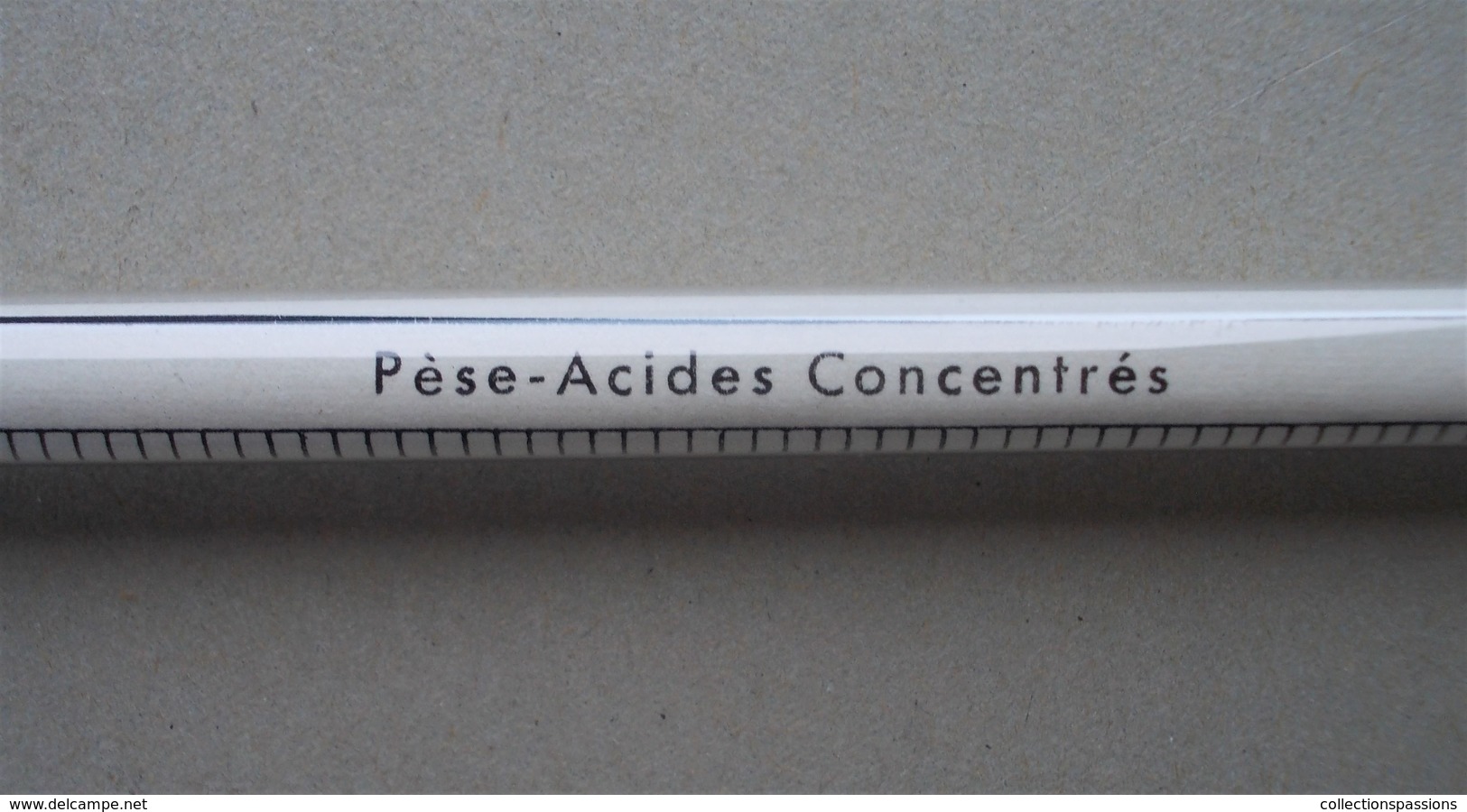 - Ancien Thermomètre - Pèse Acides Concentrés - - Autres & Non Classés