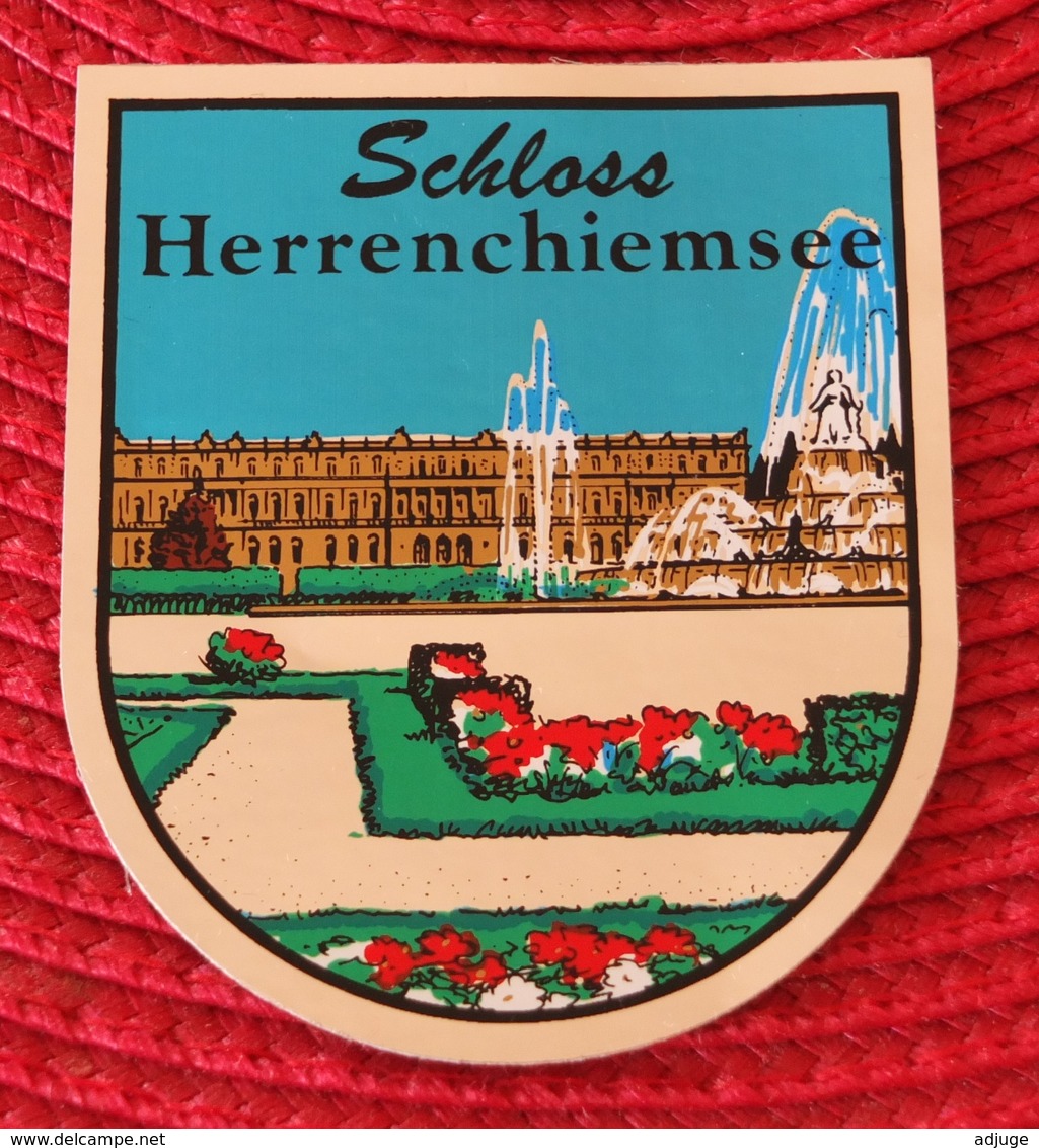 ÉCUSSON AUTOCOLLANT Schloss HERRENCHIEMSEE  TBE ** 2 SCANS - Obj. 'Herinnering Van'