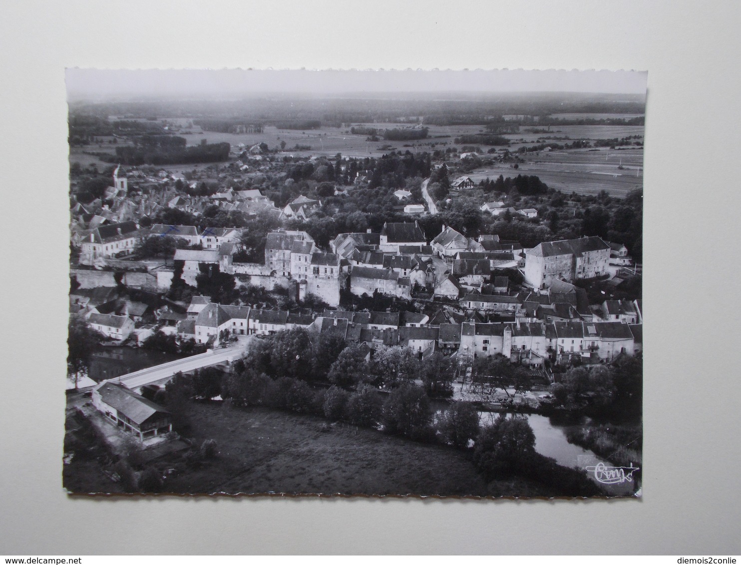 Carte POSTALE - PESMES (70) - Vue Panoramique Aérienne  (3840) - Pesmes