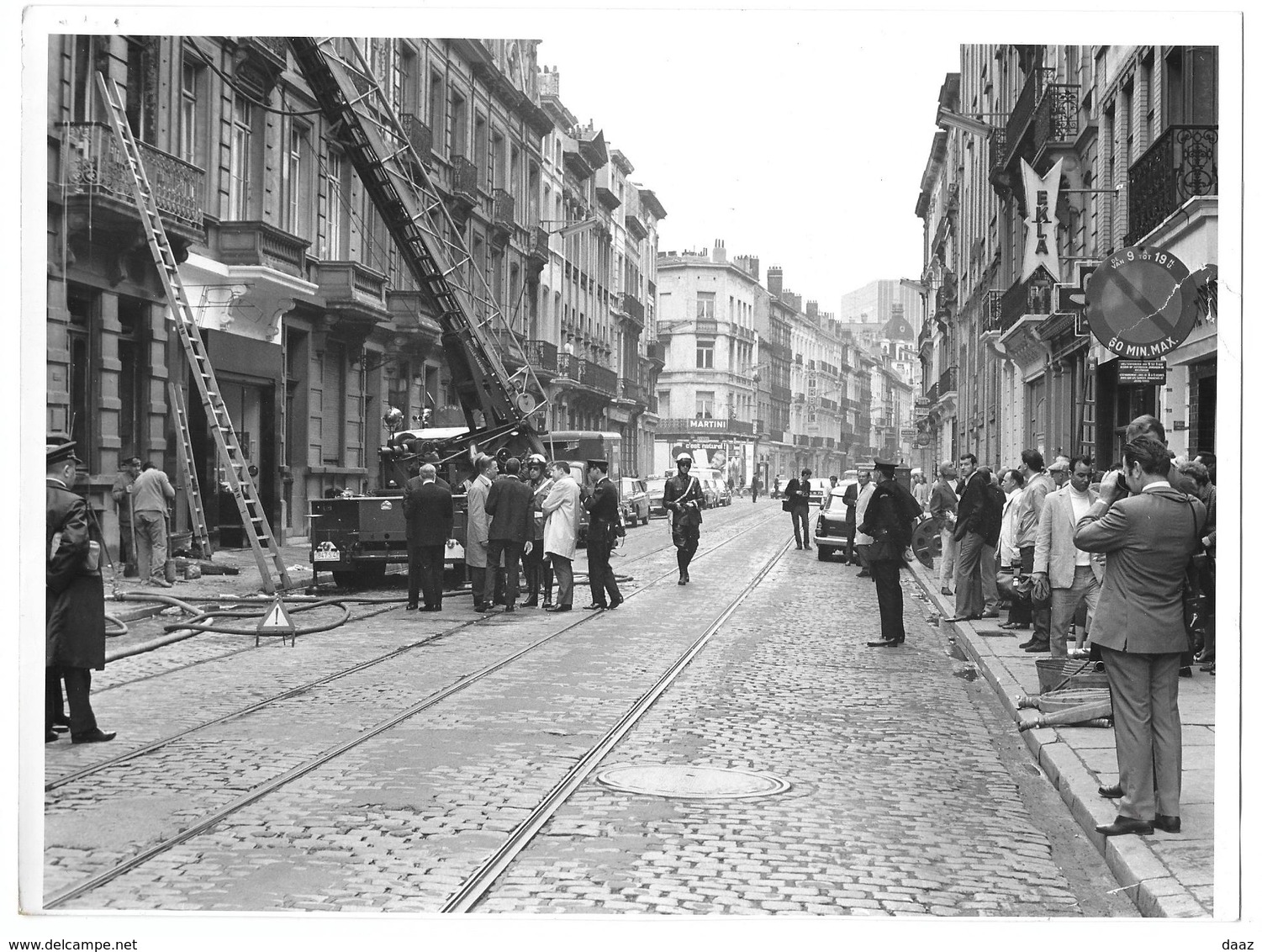 Incendie à Bruxelles Rue Van Artevelde Intervention Des Pompiers Photo 24x18 - Orte