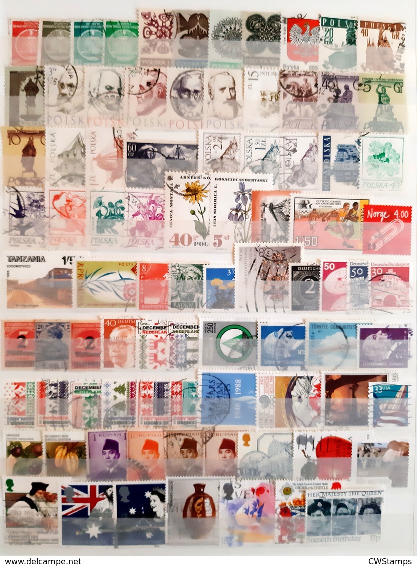 Wereld + - 750 Stamps - Collections (with Albums)