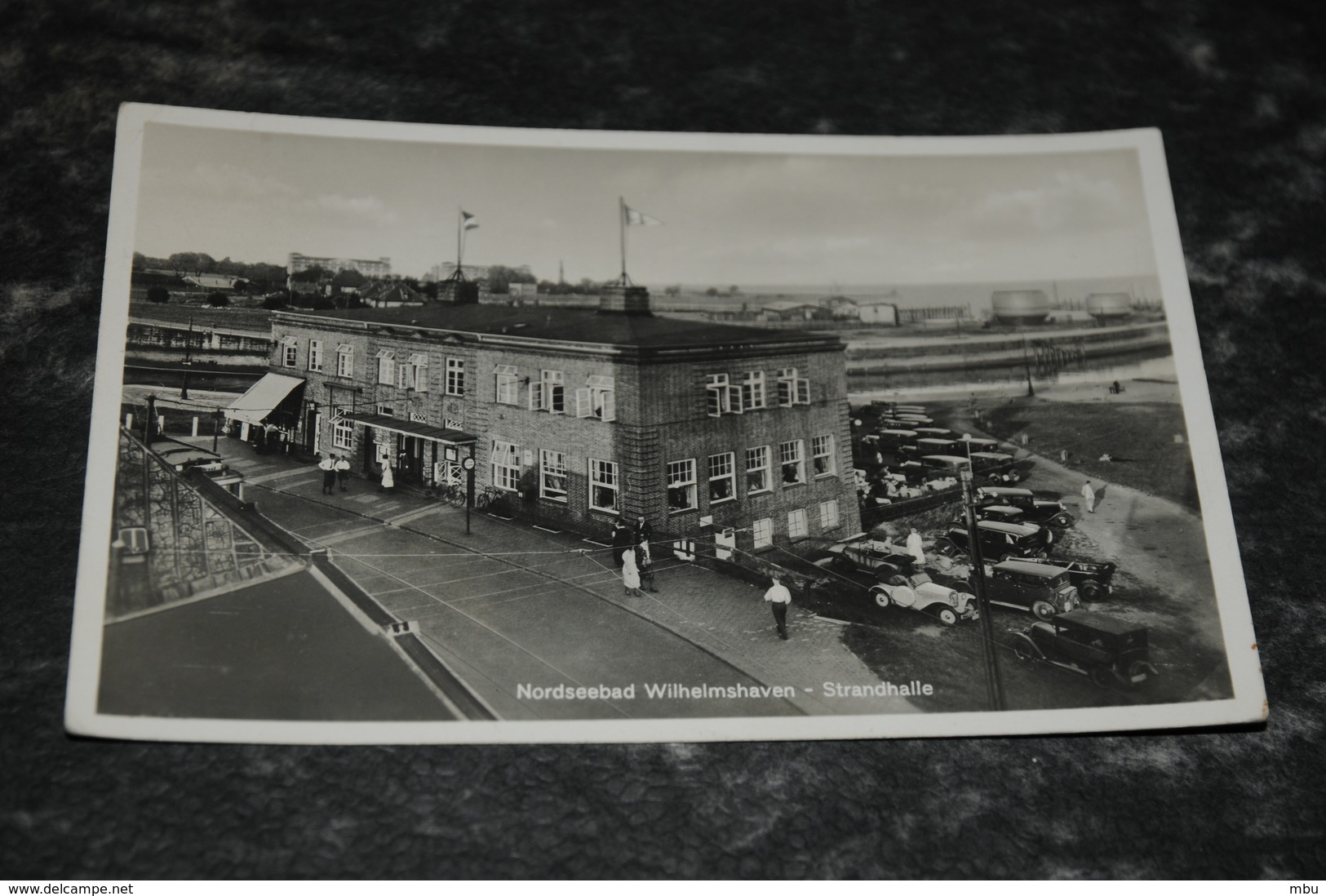 8770      NORDSEEBAD WILHELMSHAVEN, STRANDHALLE - 1937 / Auto / Car / Coche / Voiture - Wilhelmshaven