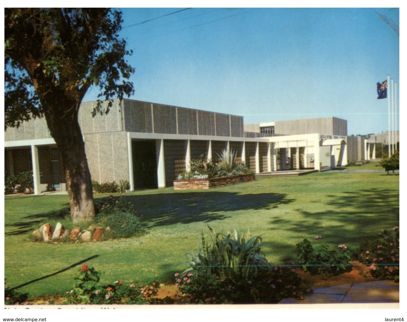 (65) Postcard - Australia - WA - Geraldton Civic Centre - Geraldton