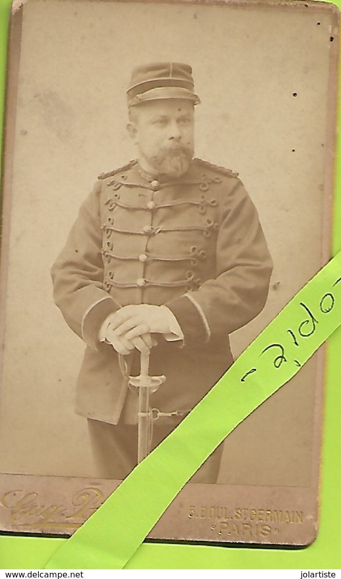 PHOTO CDV  EUGENE PIROU PARIS  Militaire Barbu  En Pied Avec Epee  Clas 10 N070 - Anciennes (Av. 1900)