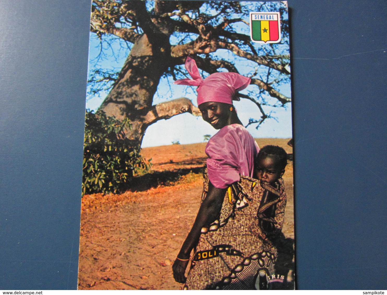Carte Postale Sénégal Jeune Maman Sur La Route De Joal - Senegal