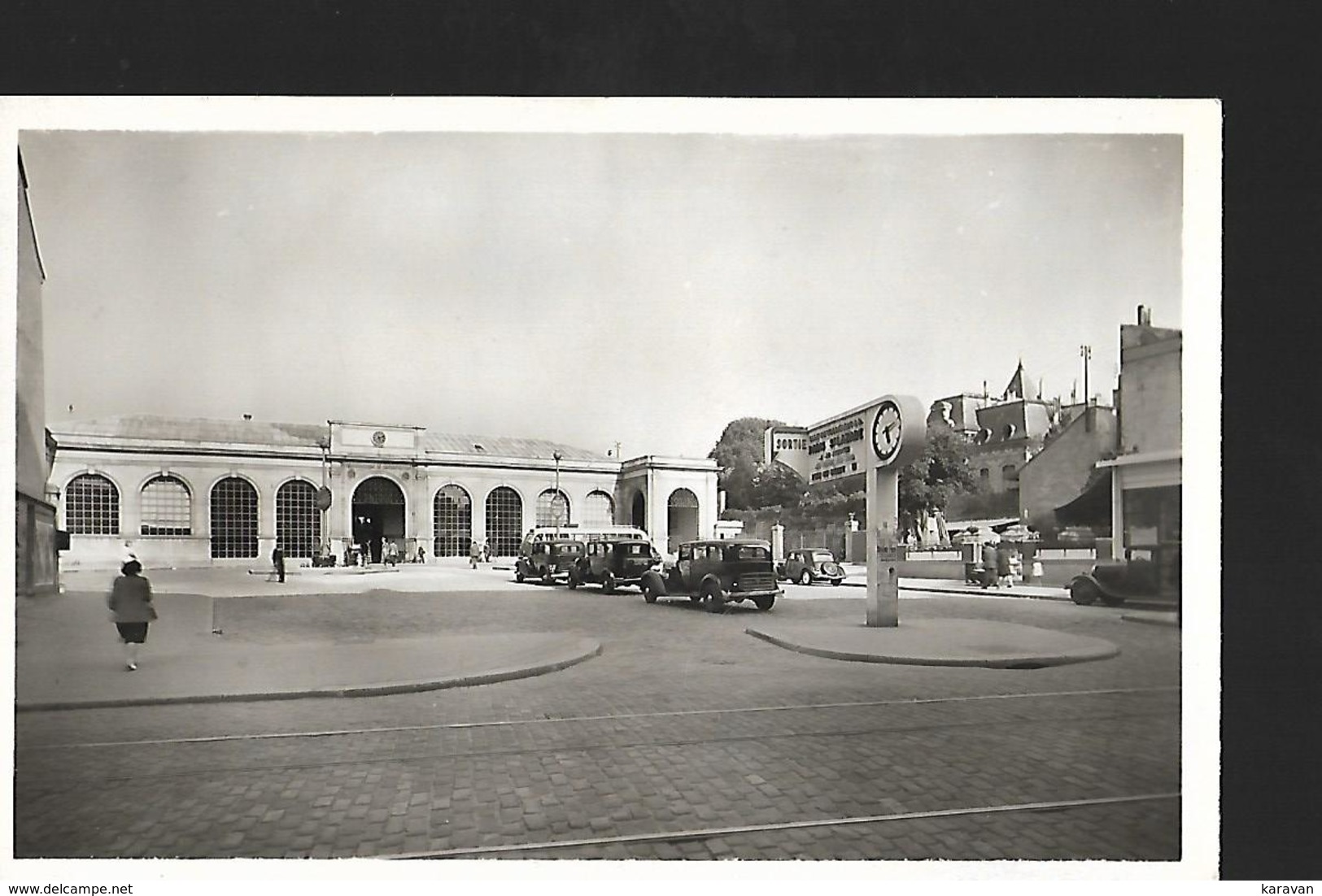 78 Versailles, La Gare Avec Voitures - Versailles