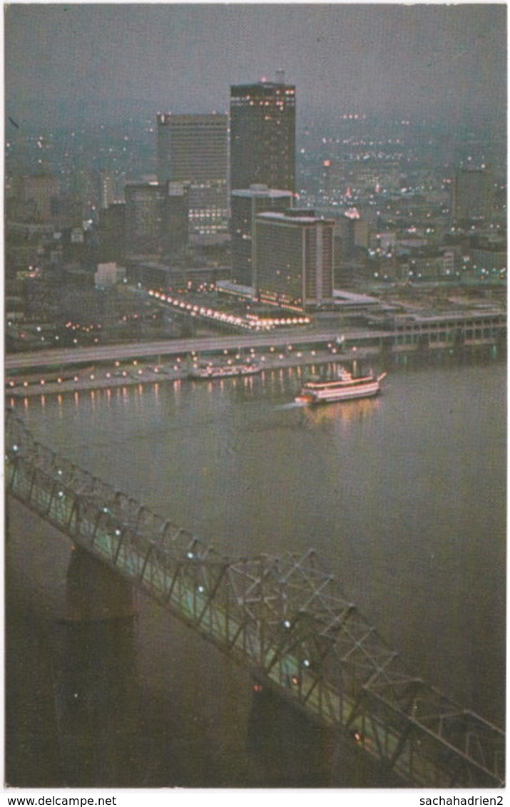 The Belle Of LOUISVILLE Steams Downriver... - Louisville