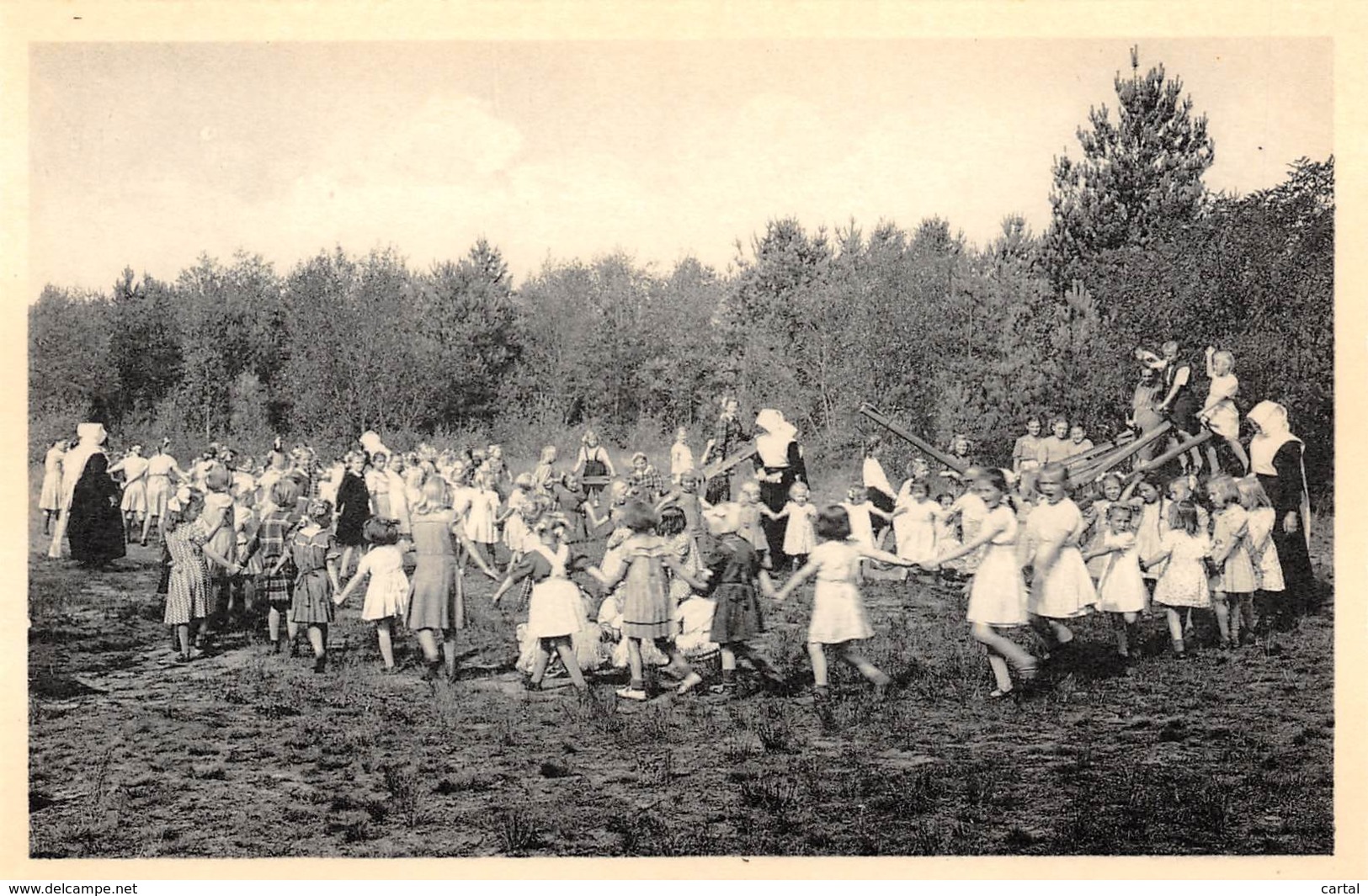 RAVELS - O.L. Vrouw Van De Kempen - Open-lucht-school Voor Zwakke Meisjes - Een Speelplein In De Kinderlust - Ravels