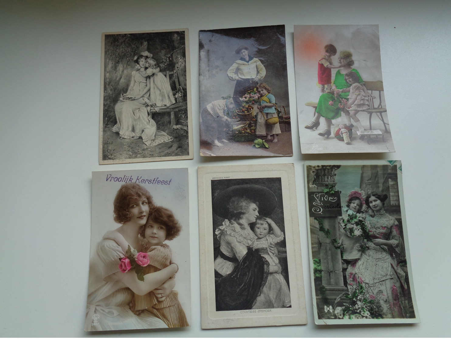 Beau lot de 60 cartes postales de fantaisie  mère + enfant      Mooi lot van 60 postkaarten  moeder + kind - 60 scans