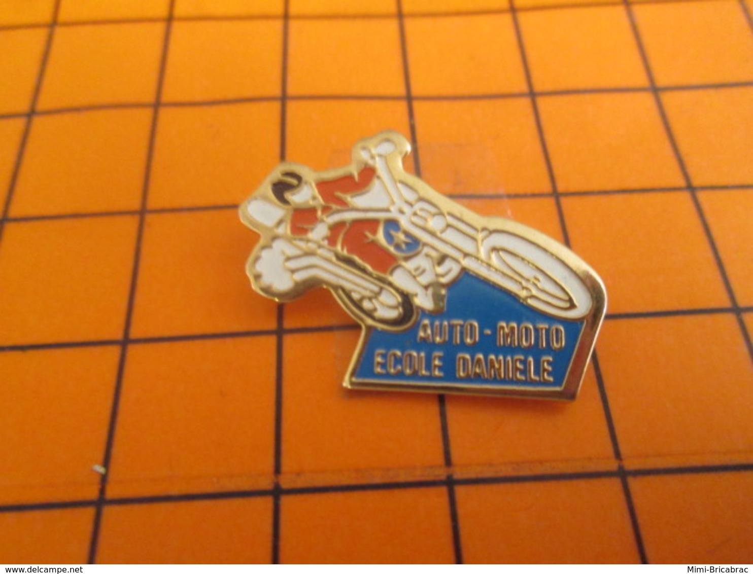 716b PINS PIN'S / Beau Et Rare : Thème MOTOS / AUTO MOTO ECOLE DANIELE - Motorräder