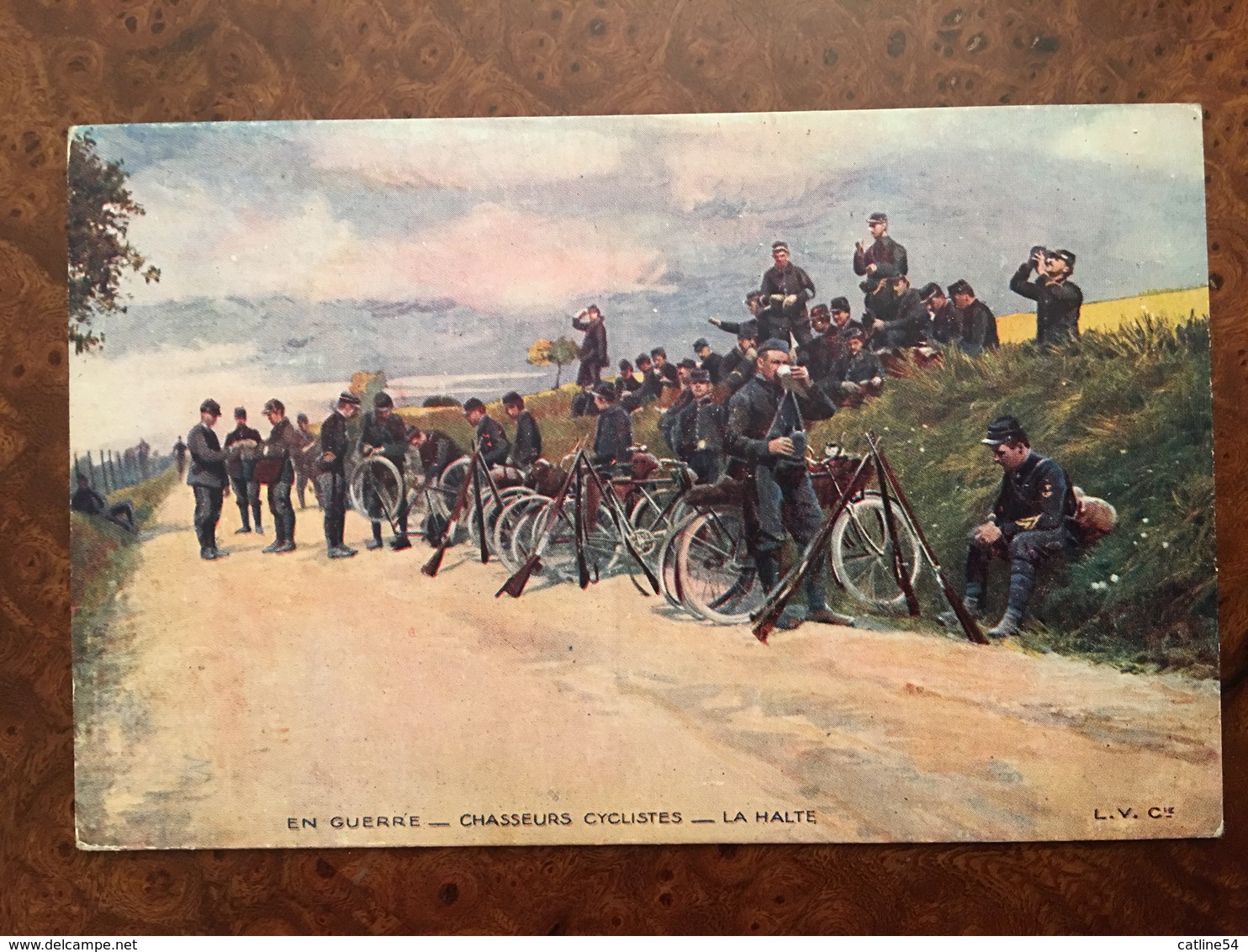 B198 – WW1. ILLUSTRATION « EN GUERRE. CHASSEURS CYCLISTES. LA HALTE » - Guerre 1914-18