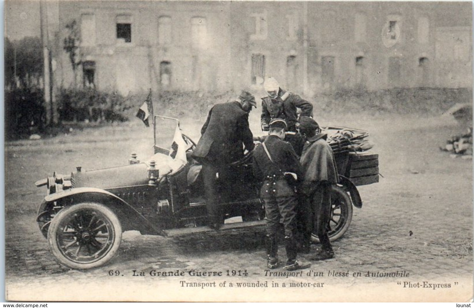 Croix Rouge - Transport D'un Blessé En Automobile Guerre 1914 - Rode Kruis