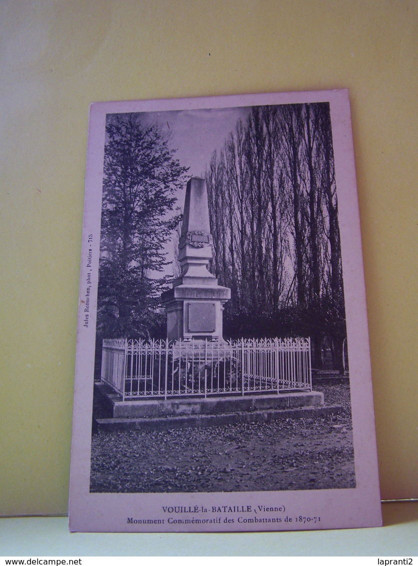 VOUILLE-LA-BATAILLE (VIENNE) LES MONUMENTS AUX MORTS. MONUMENT COMMEMORATIF DES COMBATTANTS DE 1870-71. - Vouille