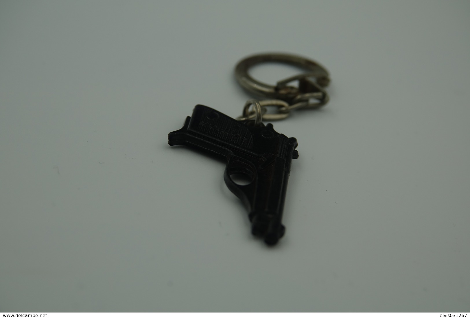 Vintage TOY GUN :  SCHICK BERETTA 70 - L=4,5cm - Keychain 1960s - Keywords: Cap -Cork -Rifle - Revolver - Pistol - Decotatieve Wapens