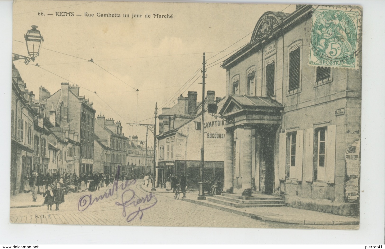 REIMS - Rue Gambetta Un Jour De Marché - Reims