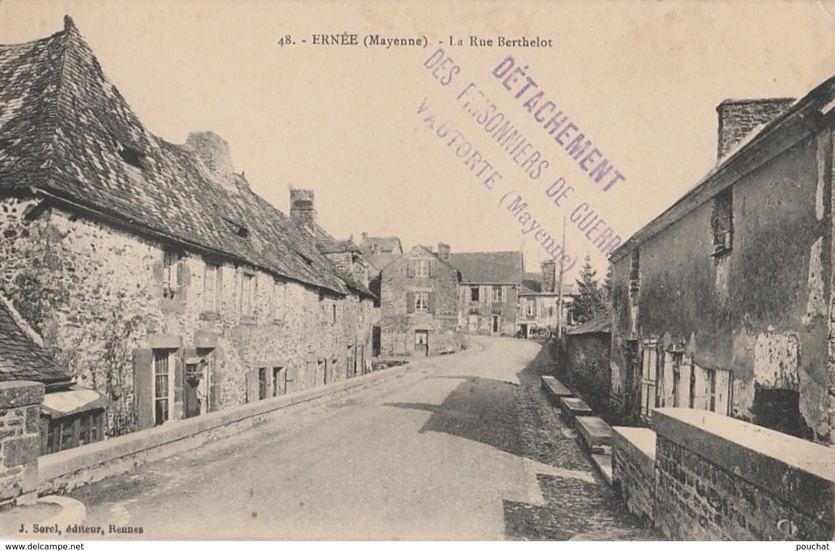 I9-53) ERNEE (MAYENNE) LA RUE BERTHELOT+ TAMPON DETACHEMENT DES PRISONNIERS DE GUERRE VAUTORTE - 3 SCANS) - Ernee