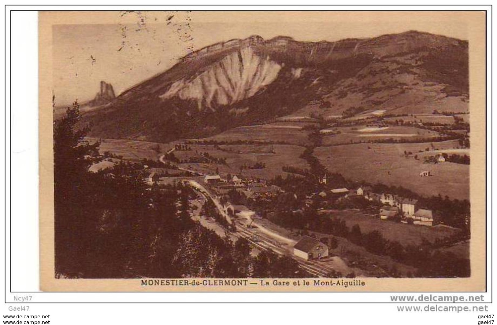 Cpa  (  Dep  63  ) à    MONESTIER De CLERMONT       ""  La  Gare Et Le Mont-Aiguille  ""1931 - Autres & Non Classés