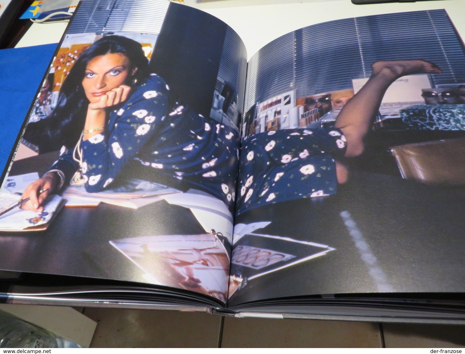 A R A  G A L L A N T  DAVID WILLS  INTRODUCTION BY ANJELICA HUSTON  FOTOBUCH