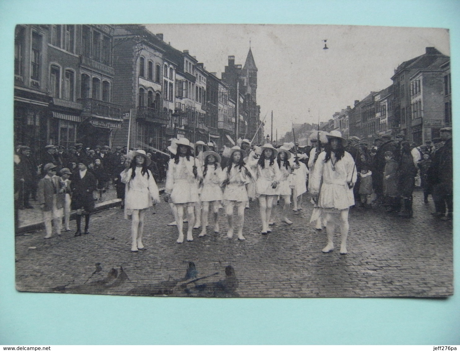 CPA Binche Carnaval - Une Société De Fantaisie - Vue Avec Belle Animation  A Voir ! - Binche