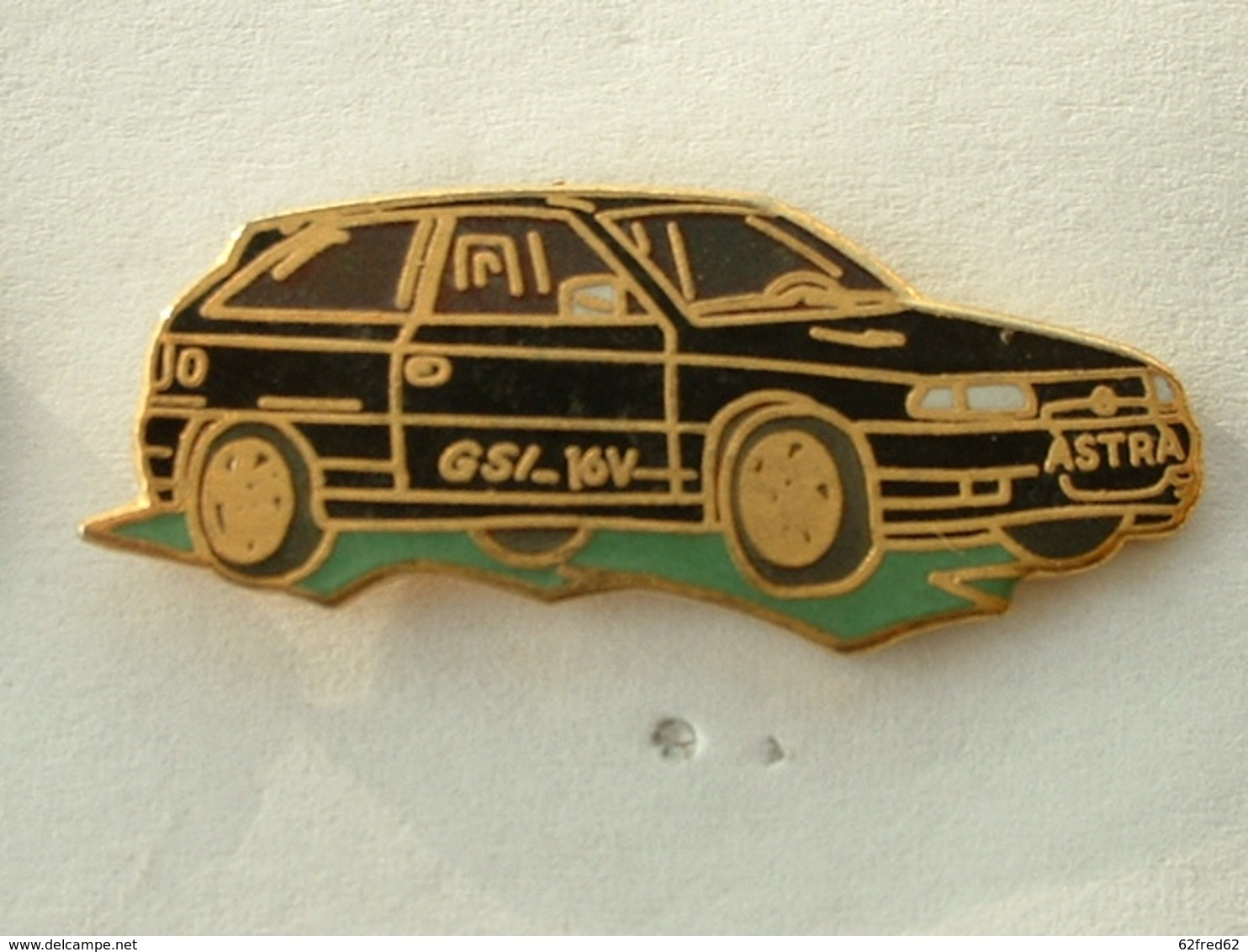 PIN'S OPEL ASTRA GSI 16V - Opel