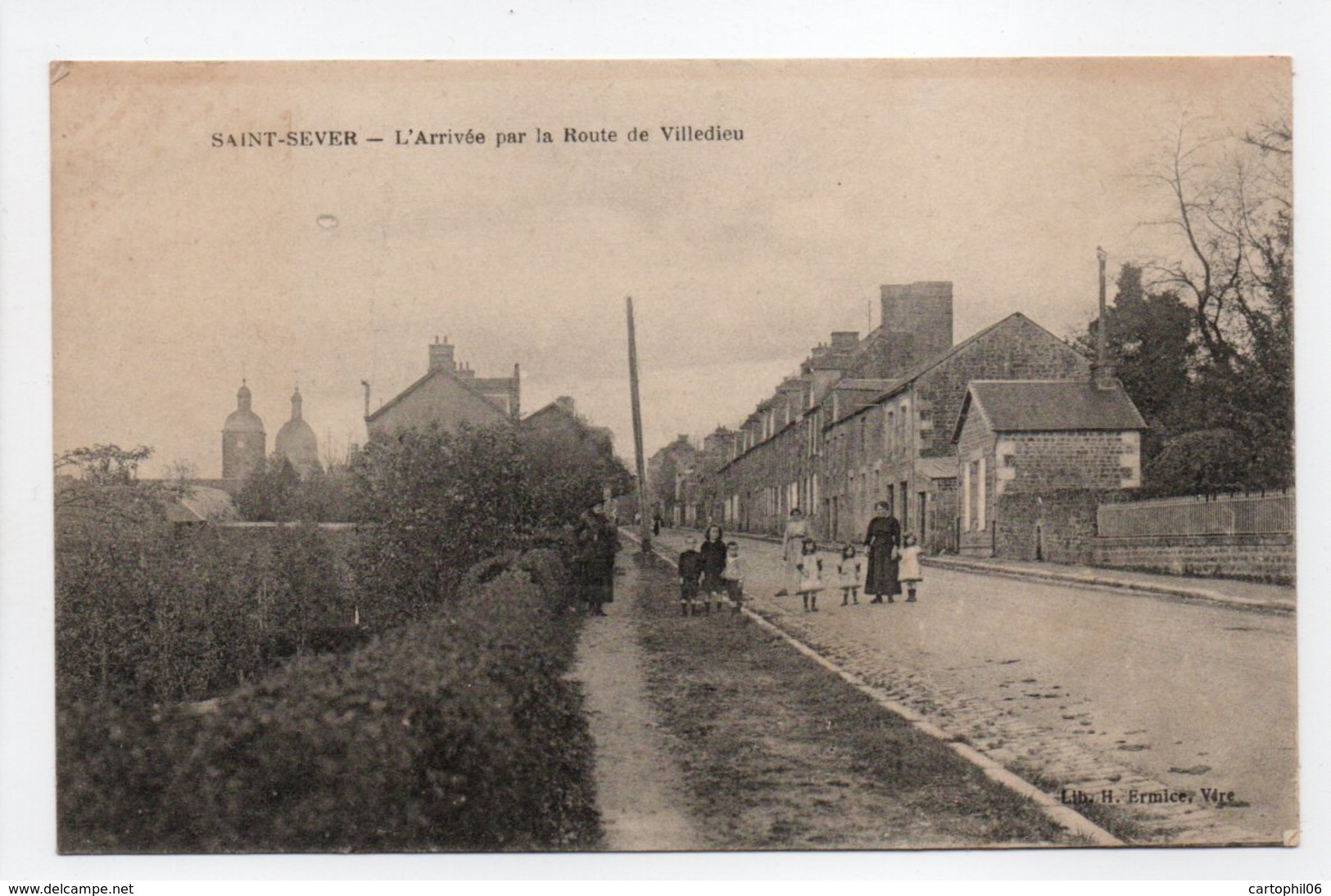 - CPA SAINT-SEVER (Noues De Sienne / 14) - L'Arrivée Par La Route De Villedieu (avec Personnages) - Edition H. Ermice - - Autres & Non Classés