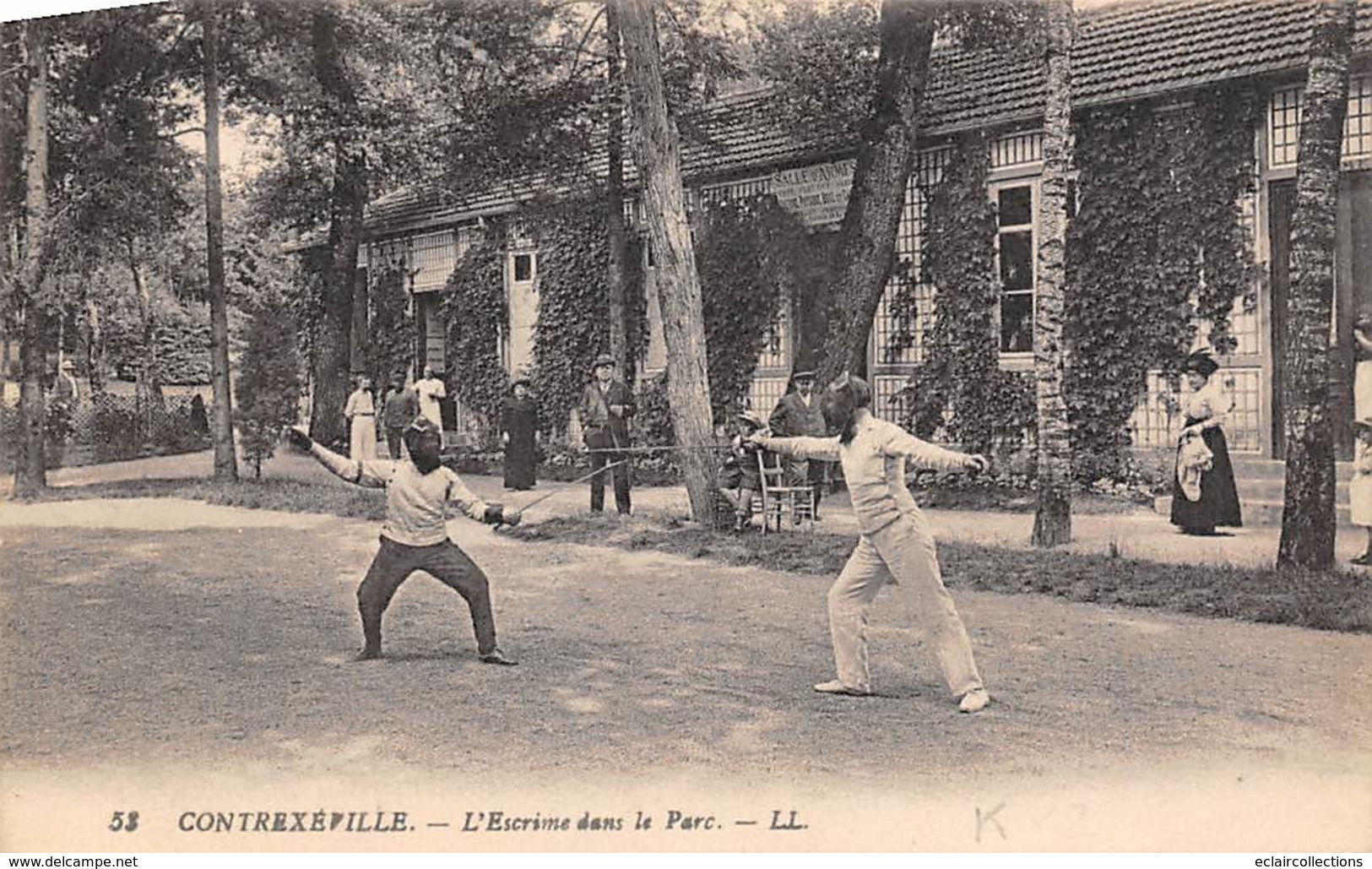 Thème   Escrime.    Contrexéville    88    Escrimeurs  Dans Le Parc      (voir Scan) - Fencing