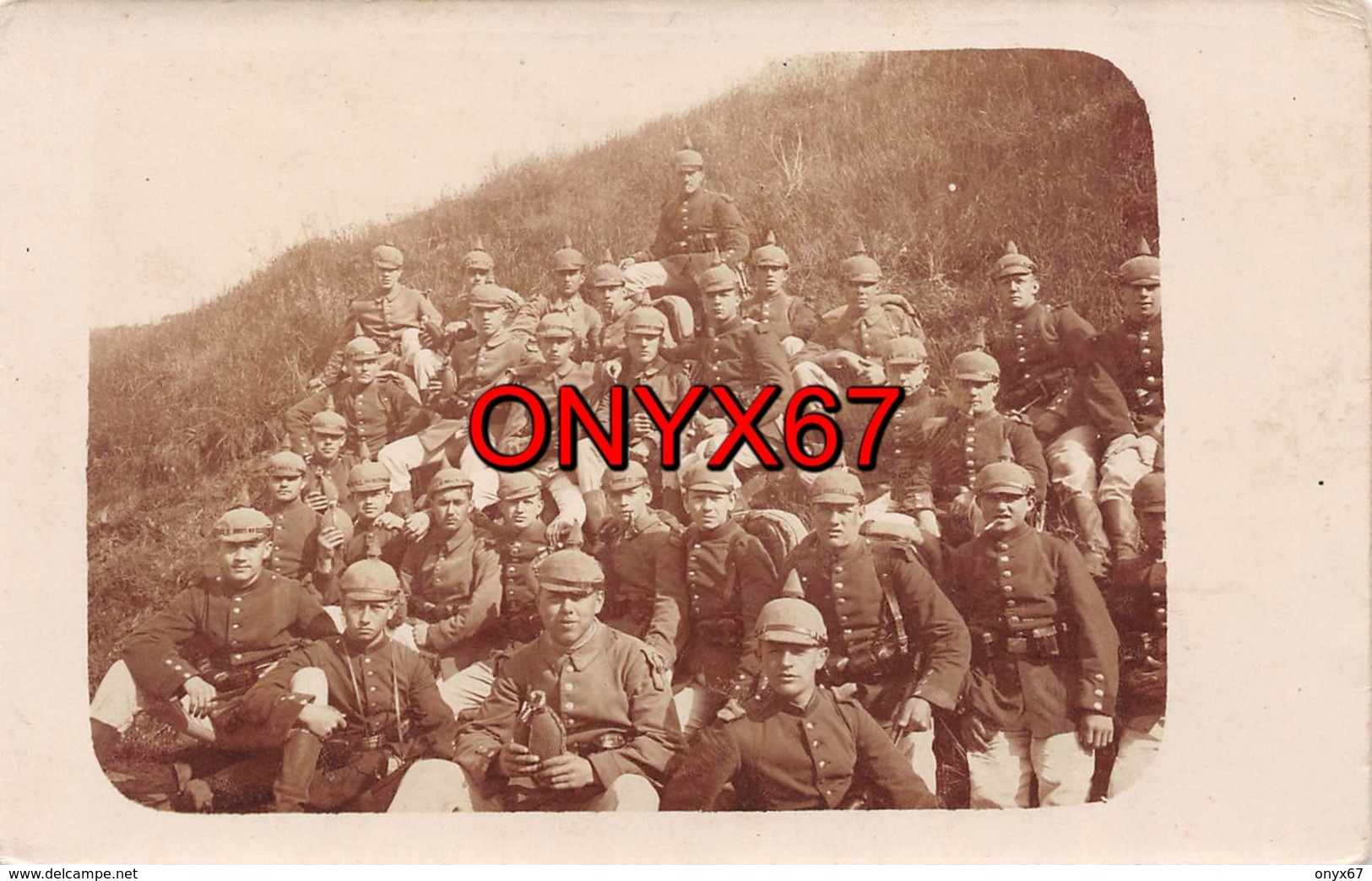 Carte Postale Photo Militaire Allemand Soldats En Manoeuvre Casque à Pointe Gourde Soldat Soldaten-Krieg-Guerre 14/18 - War 1914-18