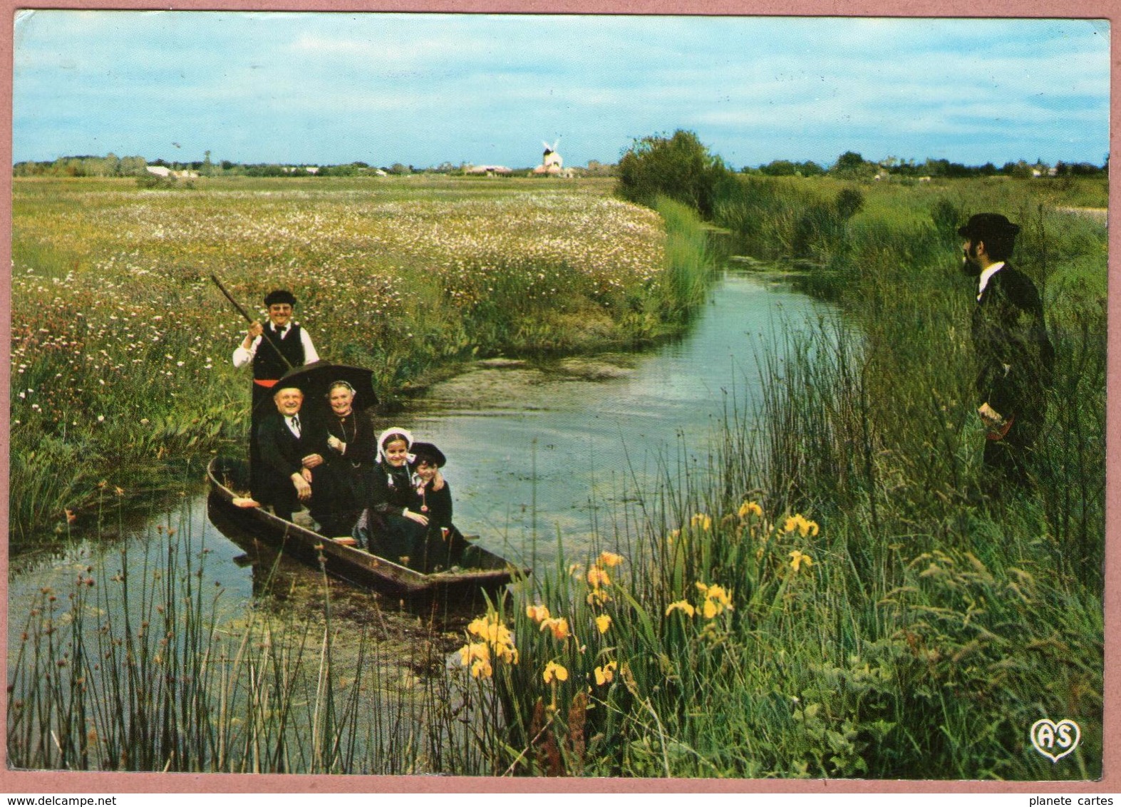 85 / Lot De 2 : Pays Maraichin - Folklore - Pêche à L'anguille + Promenade En Barque - Autres & Non Classés