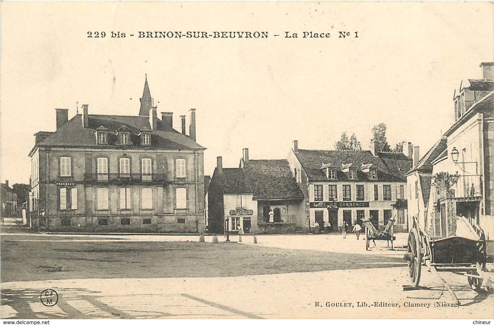 BRINON SUR BEUVRON LA PLACE LE CAFE DU COMMERCE ET LA BOULANGERIE - Brinon Sur Beuvron