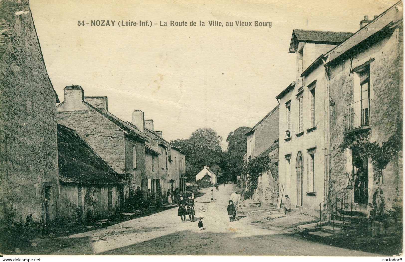 Nozay  La Route De La Ville Au Vieux Bourg   Cpa - Autres & Non Classés