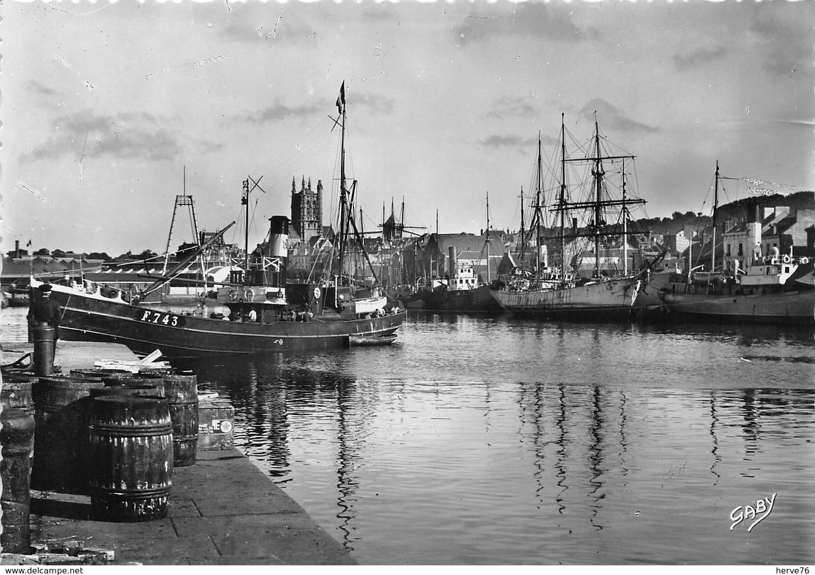 FECAMP - Le Port - Bateaux (CPSM Grand Format) - Fécamp