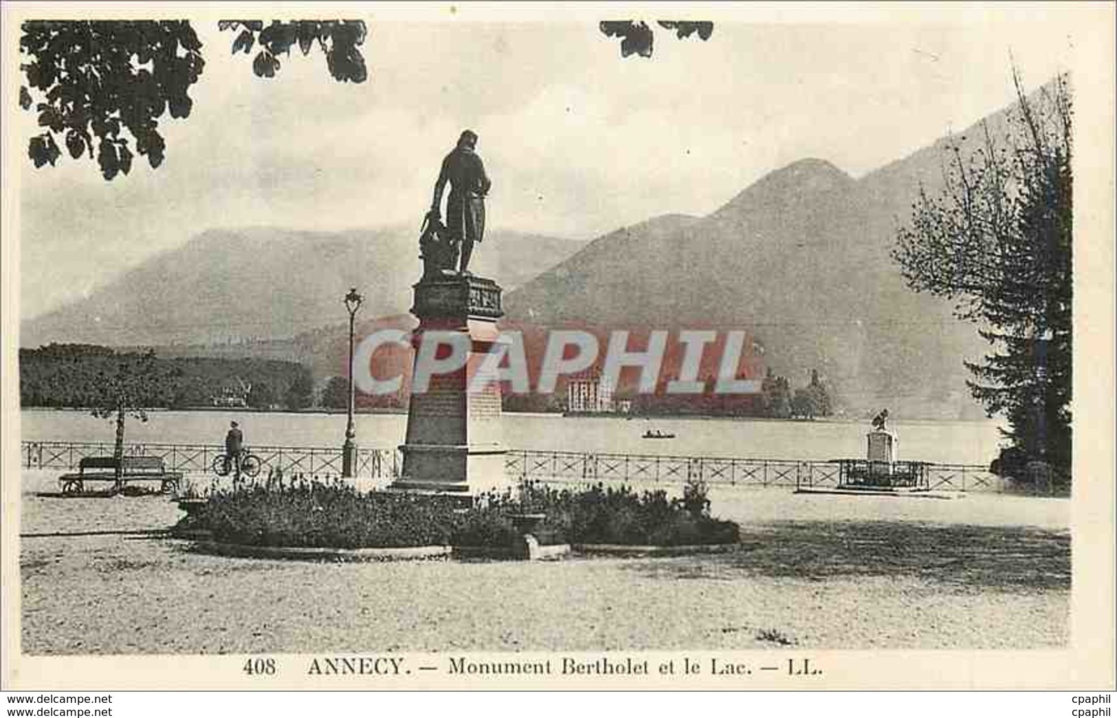 CPA Annecy Monument Bertholet Et Le Lac - Annecy