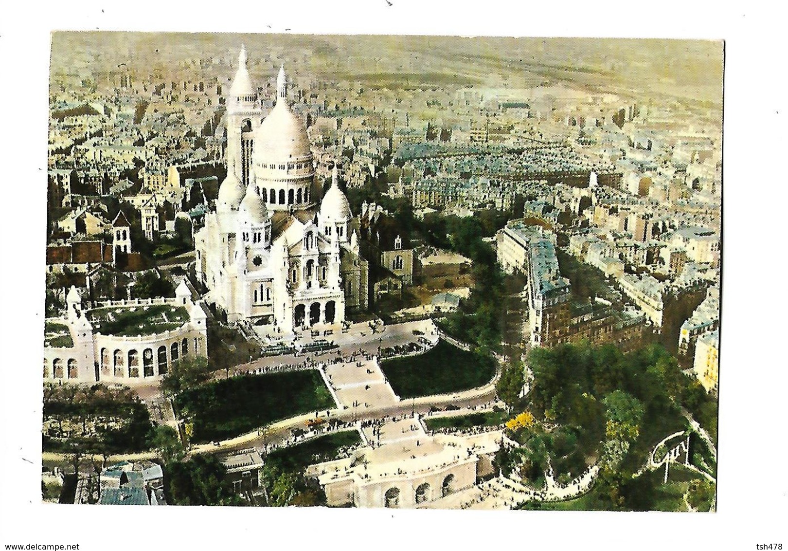 75----PARIS--la Basilique Du Sacré-coeur De Montmartre---en Avion Sur Paris---voir 2 Scans - Sacré-Coeur