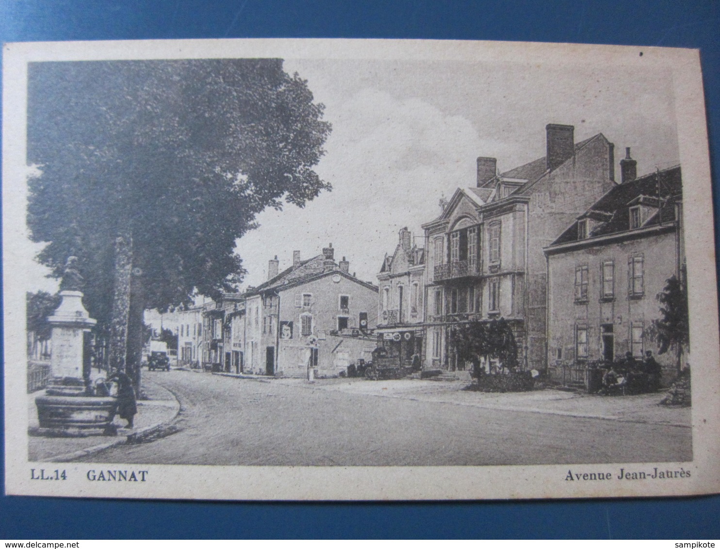 Carte Postale Gannat Avenue Jean Jaurès - Altri & Non Classificati