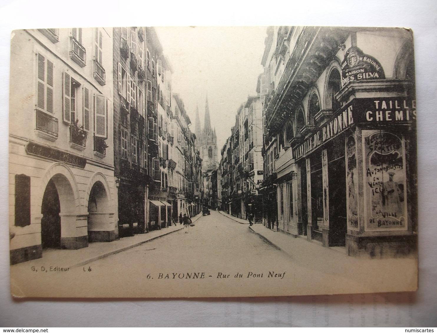 Carte Postale Bayonne (64) Rue Du Pont Neuf ( Petit Format Noir Et Blanc Non Circulée ) - Bayonne