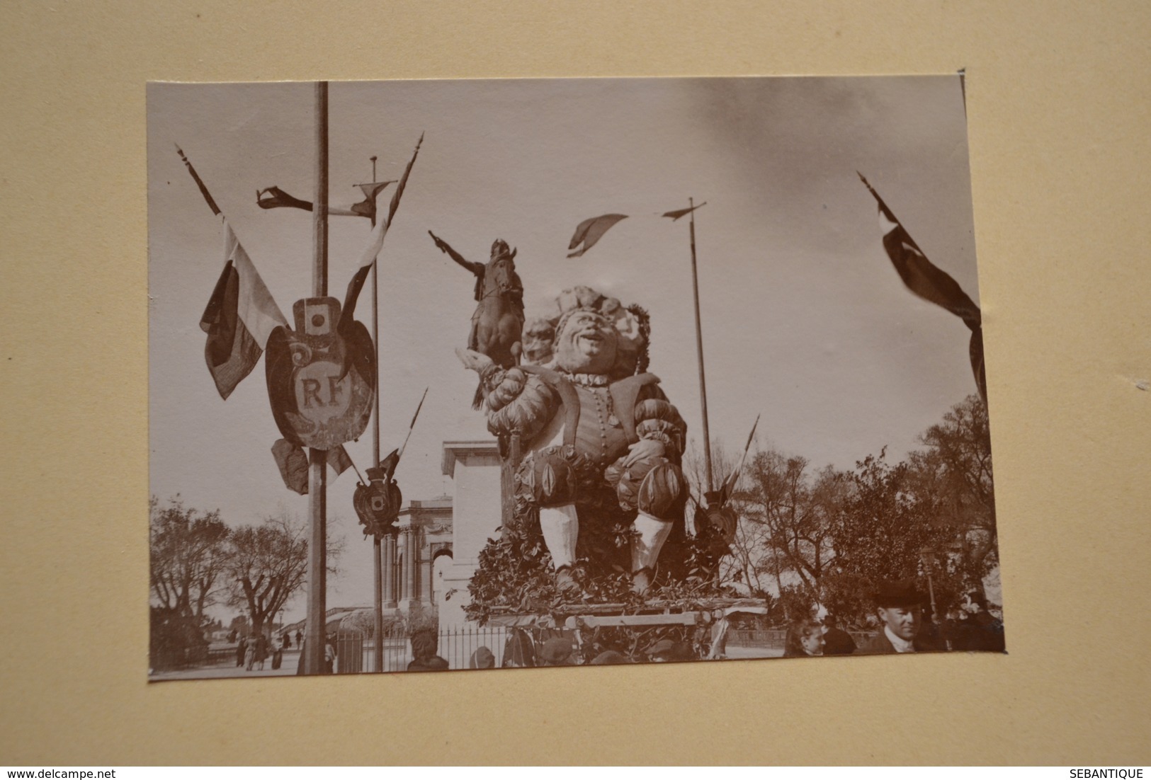 Album Photos Souvenir Année 1900 Montpellier Palavas Les Flots AFN Carnaval Montpellier Chars Calèche - Albums & Collections