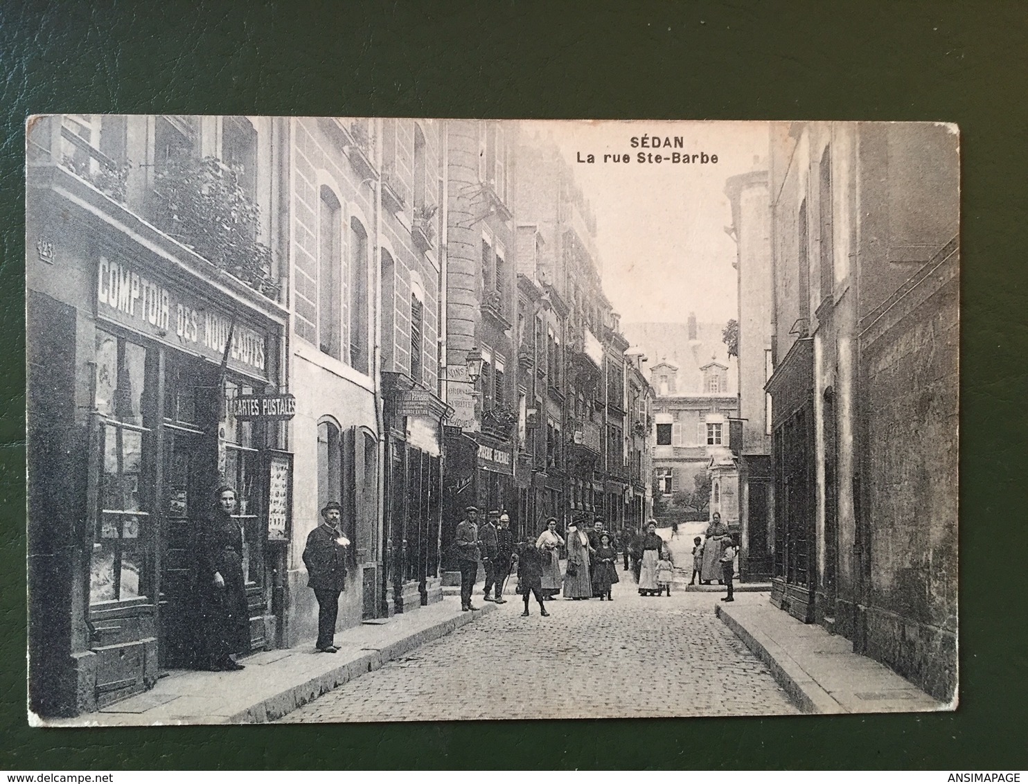 SEDAN- La Rue Ste-Barbe - Sedan