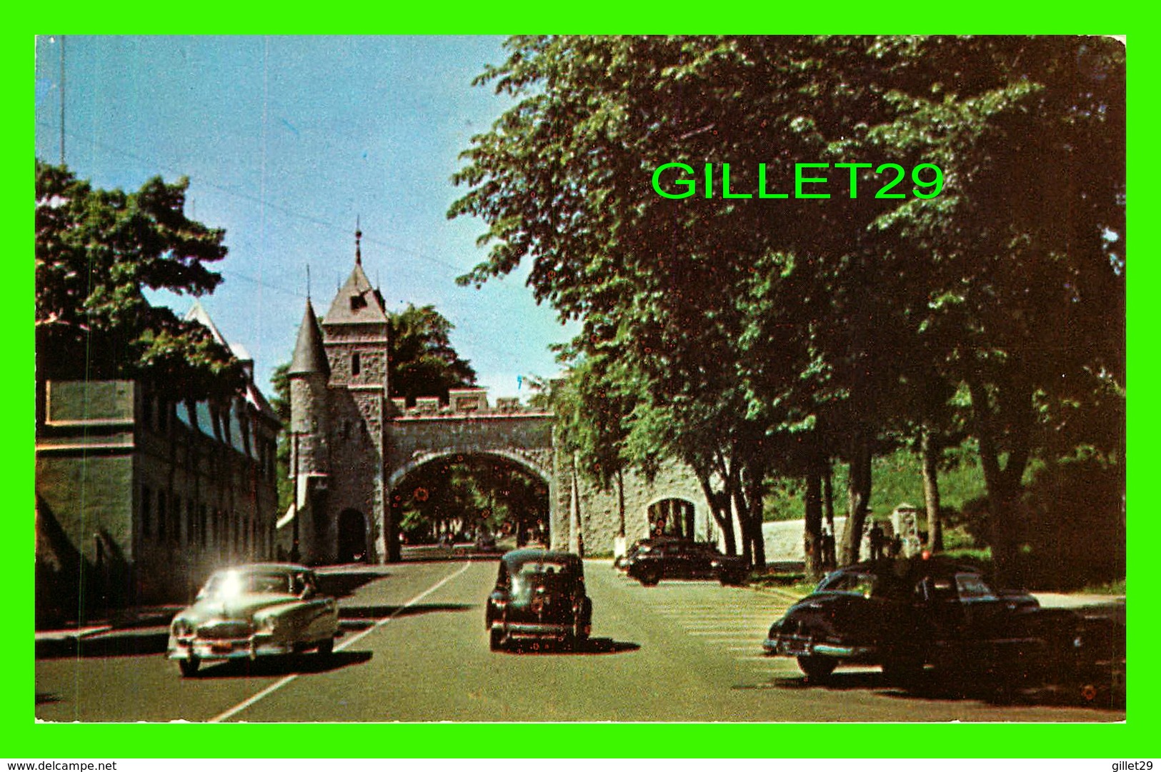 ST LOUIS GATE, QUÉBEC - ANIMATED WITH OLD CARS - PROVINCIAL NEWS CO - - Québec – Les Portes