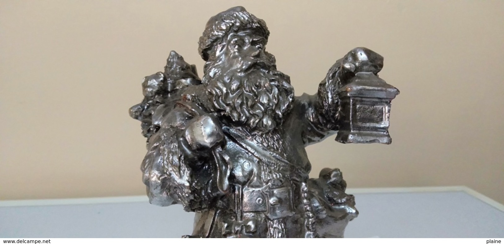 FIGURINE DU PERE NOEL EN METAL ARGENTE - Autres & Non Classés