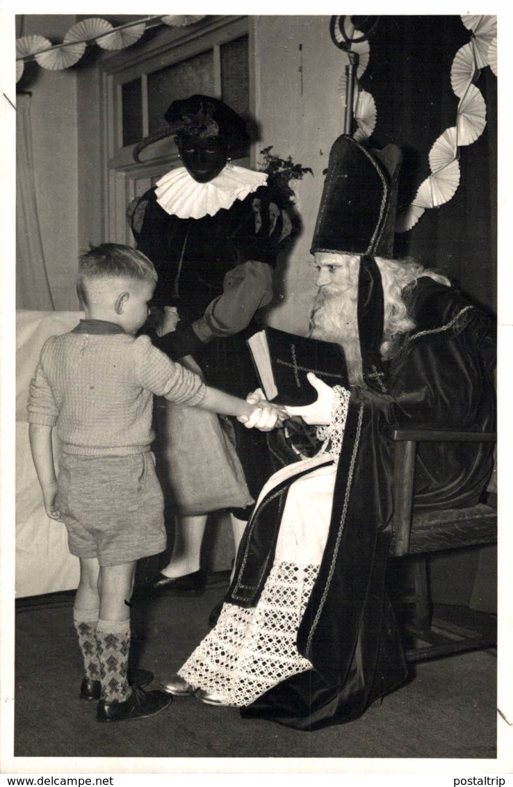 SINTERKLAAS 1957 EN ZWARTE PIET   FOTO POSTKAART  14*9 Cm Sinterklaas Sint Nicolaas San Nicolás Nikolaus - Personalidades Famosas