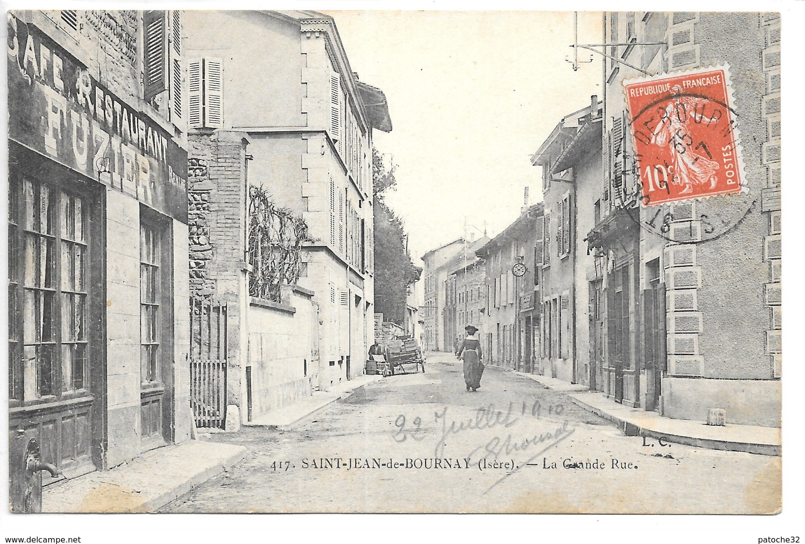 Cpa...Saint-jean-de-Bournay...(Isère)...la Grande Rue...animée...1910...(café-restaurant Fuzier)... - Saint-Jean-de-Bournay