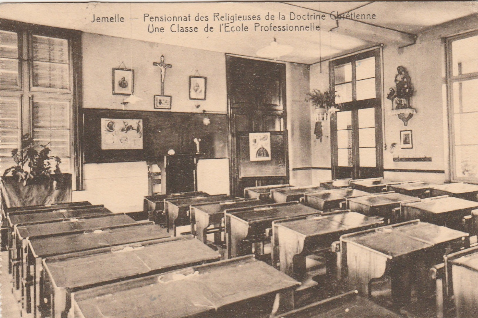 Jemelle , Pensionnat Des Religieuses De La Doctrine Chrétienne - Une Classe De L'école Professionnelle - Rochefort