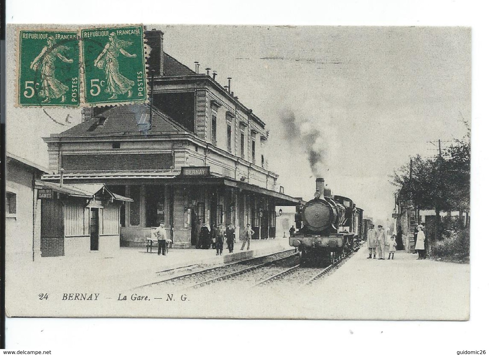 Bernay La Gare , Train , Locomotive à Vapeur - Gares - Avec Trains