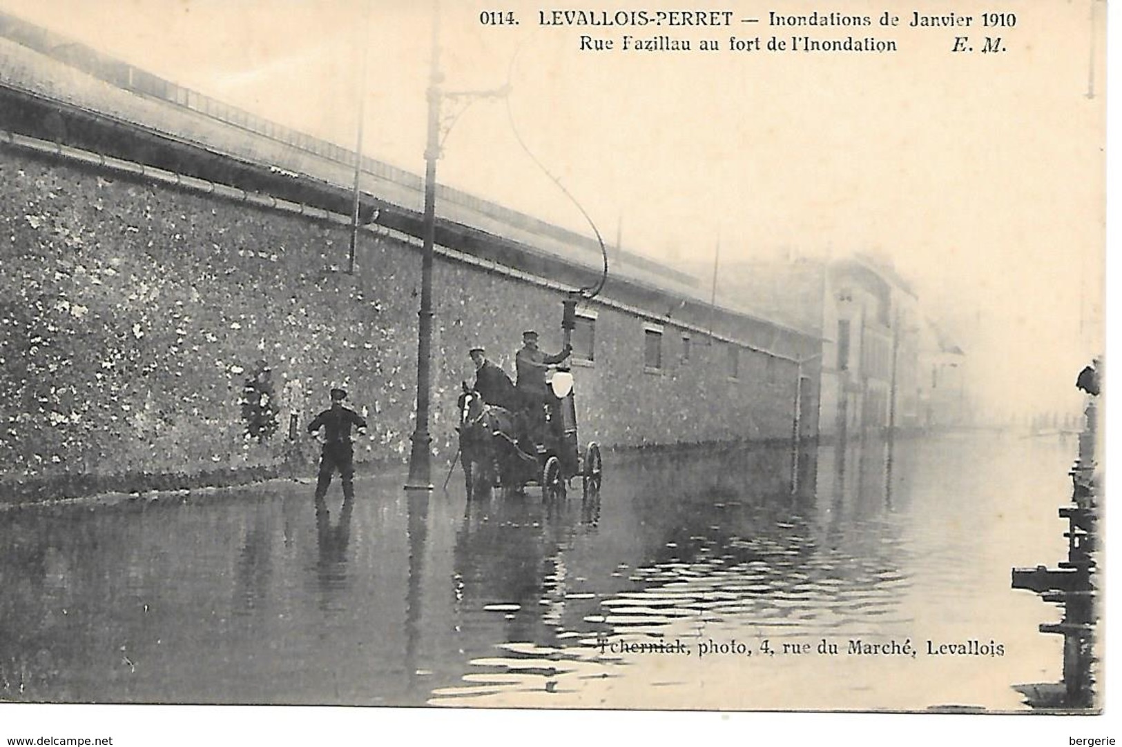 12/18      92    Crue De La Seine    Levallois-perret   Rue Fazillau  (animations) - Levallois Perret