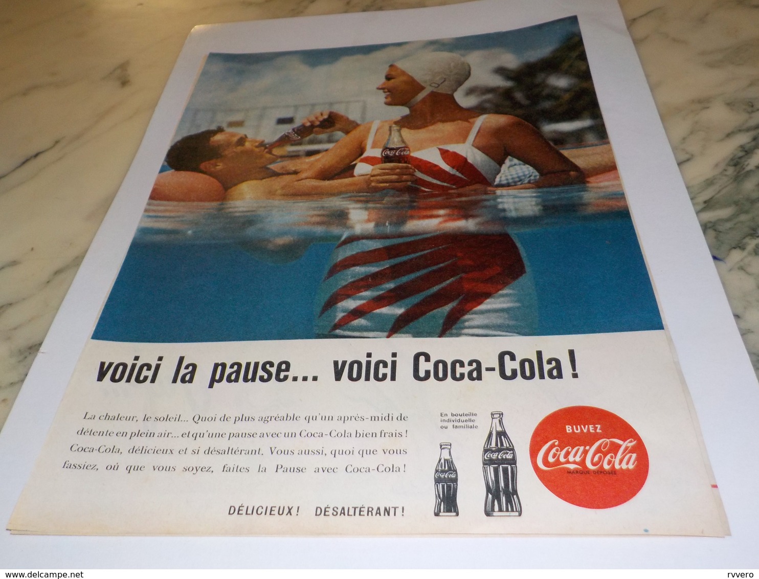 ANCIENNE PUBLICITE VOICI LA PAUSE PISCINE  COCA COLA 1960 - Afiches Publicitarios