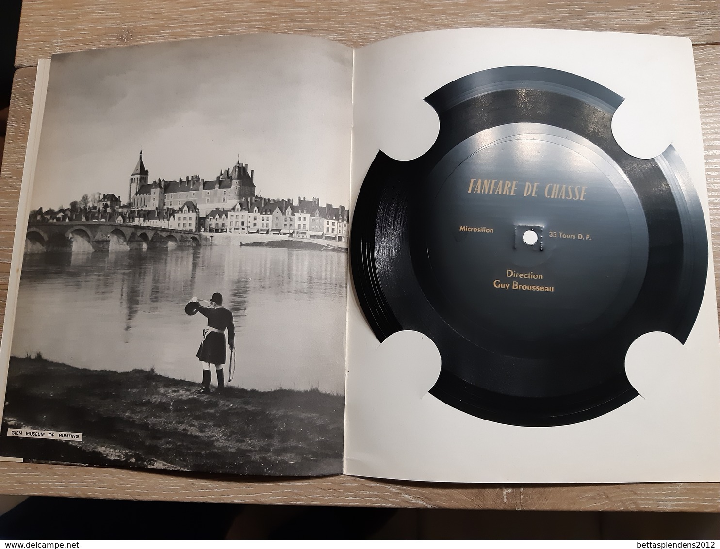 CHASSE - CHAMBORD HUNT CLUB - HUNTING IN FRANCE - COMPLET 12 PAGES ET DISQUE MOU "Fanfare De Chasse" - Autres & Non Classés