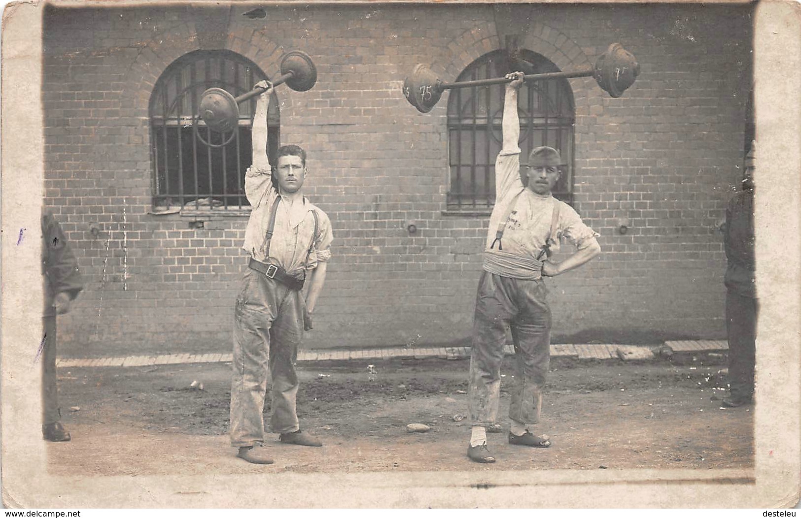 Photo Postcard Weight Lifting Military - Weltkrieg 1914-18