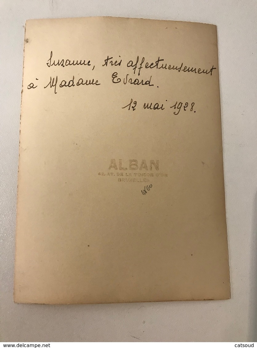 Photographie Ancienne (12,5 X17,5 Cm) 12 Mai 1928 Suzanne, Très Affectueusement à Madame EVRARD (verso) - Dédicacées