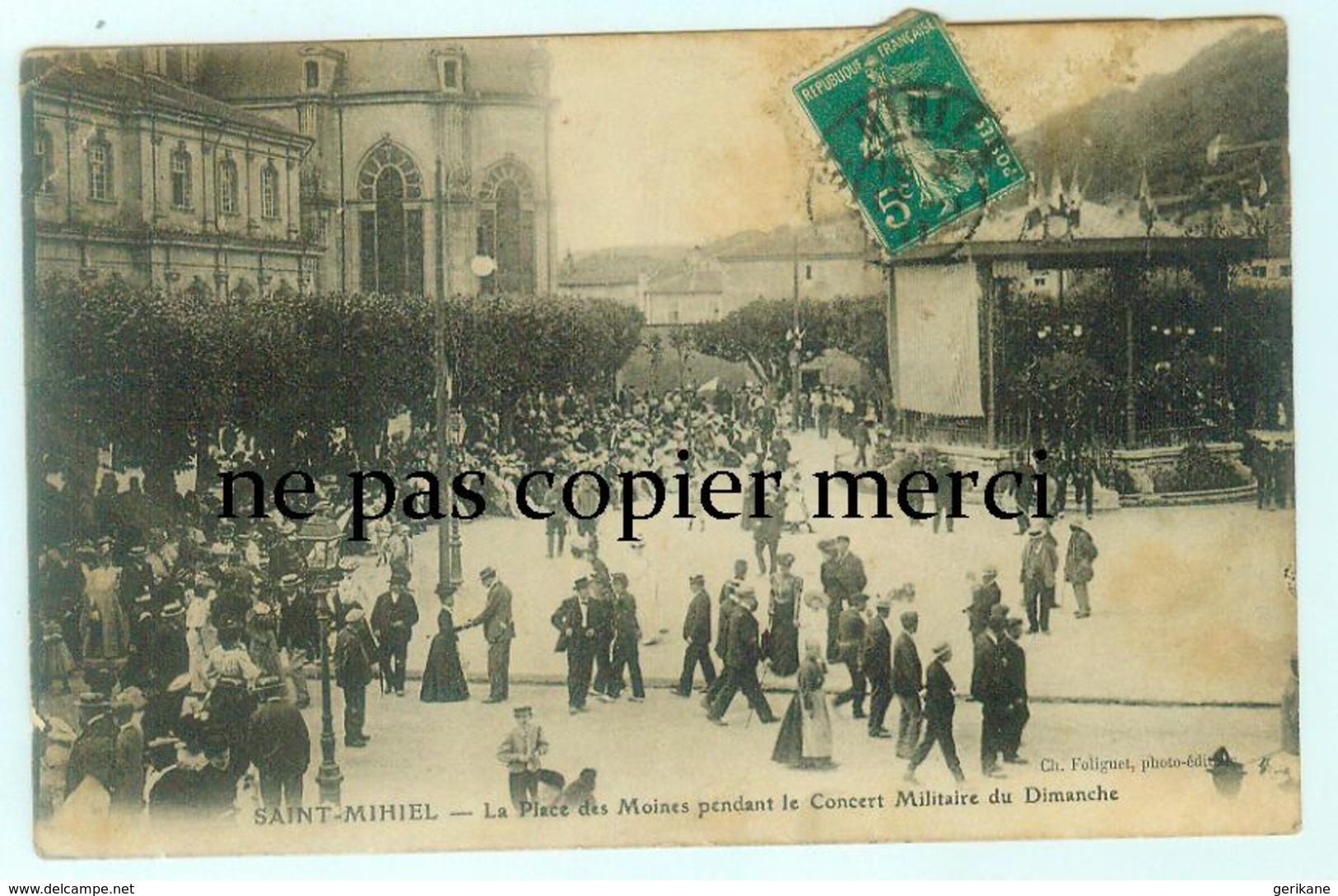 St Mihiel - La Place Des Moines Pendant Le Concert Militaire Du Dimanche - Saint Mihiel