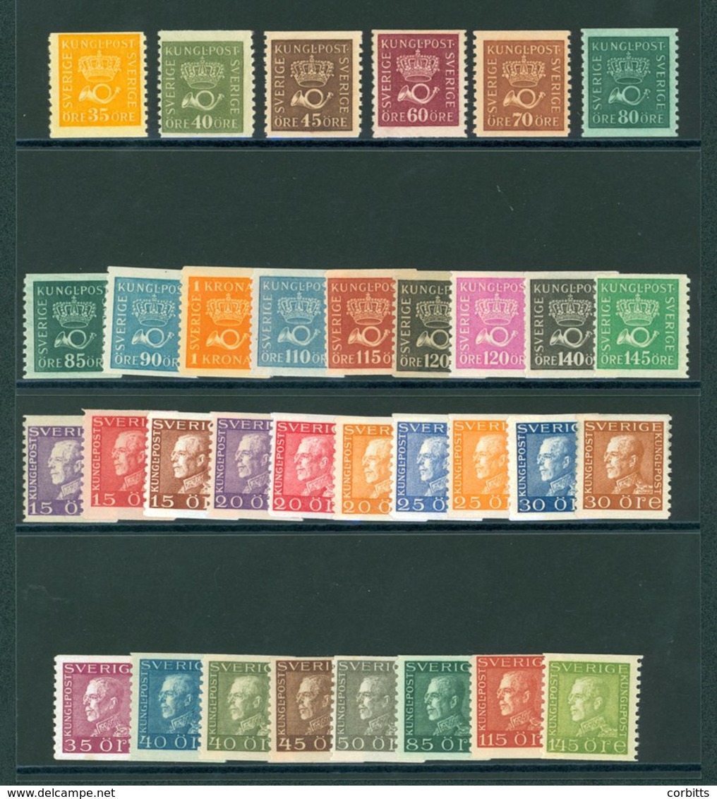 1920-33 Posthorn Defin Set, Fine M, SG.105a/119a, 1921-36 Gustav V Defin Set Of Eighteen UM, SG.121/142. Cat. £650. (33) - Sonstige & Ohne Zuordnung